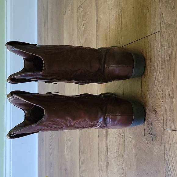 Western style brown boots - Picture 4 of 10